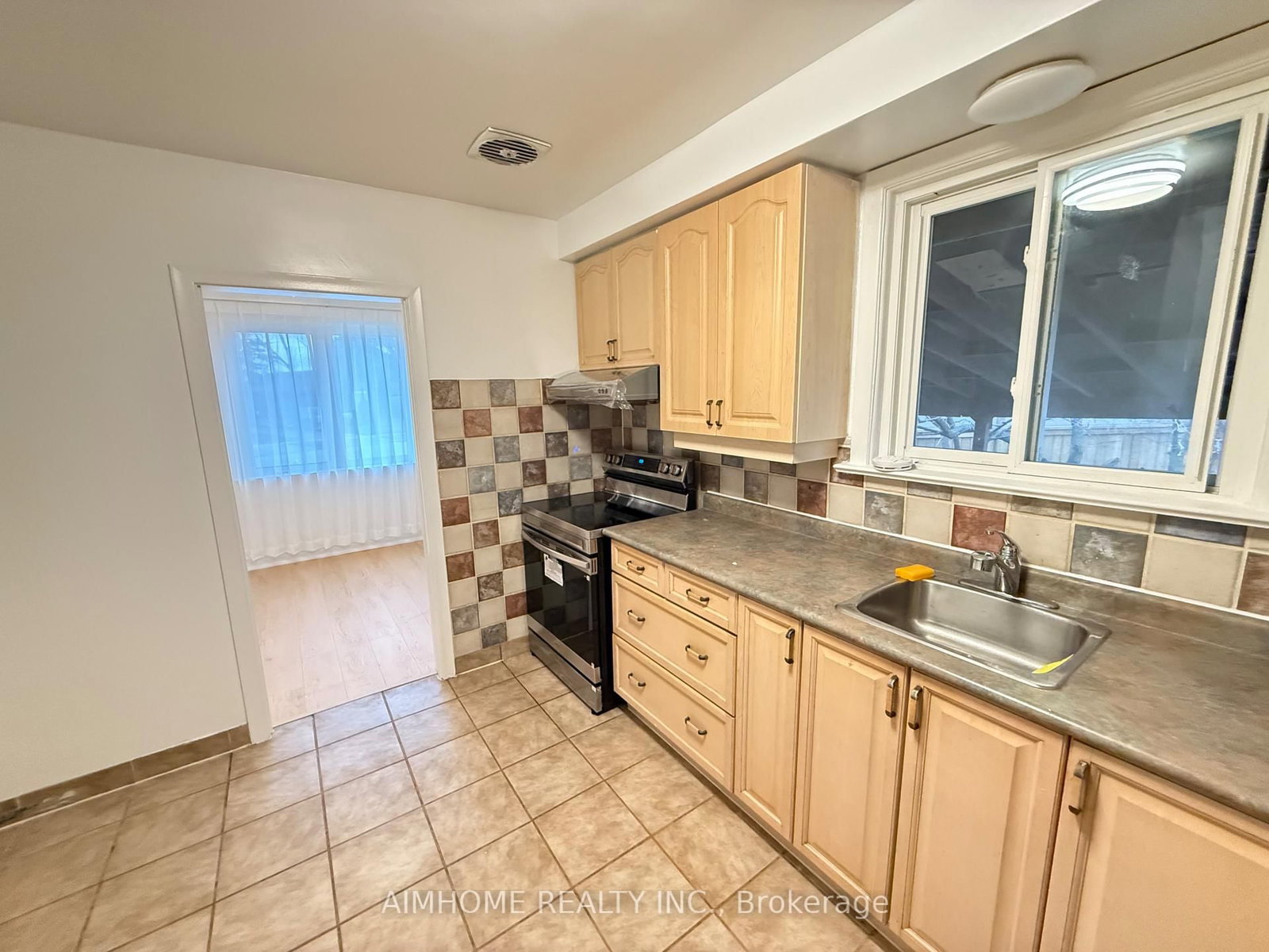 Detached House for lease at 2 Khartoum Avenue, Toronto, Ontario, M1K 3X9 - Eglinton East - MLS: E12933650