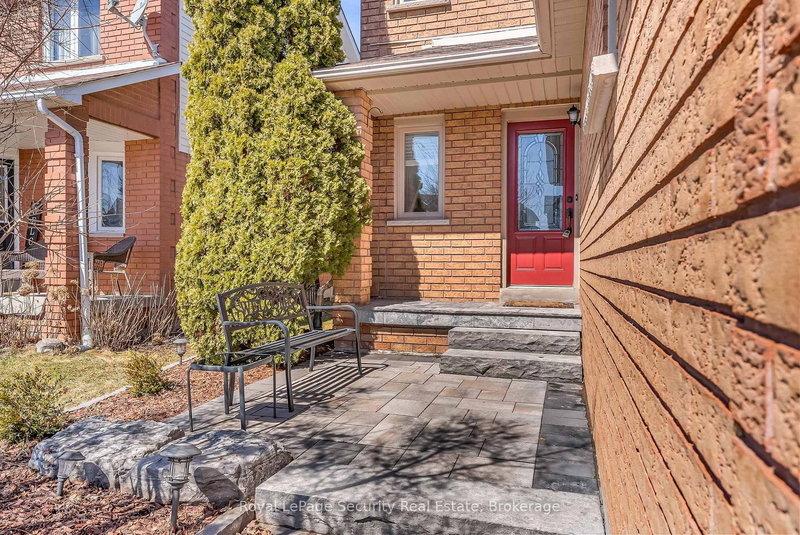 1197 Beaver Valley Cres, Oshawa, L1J 8N1 | Image 3