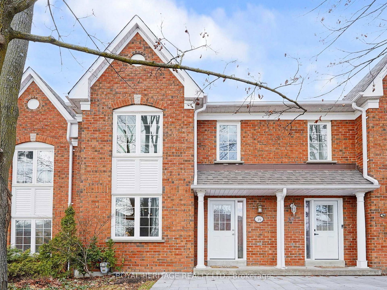 Townhouse for sale at 39-10 Bassett Boulevard, Whitby, Ontario, L1N 9C4 - Pringle Creek - MLS: E12933794