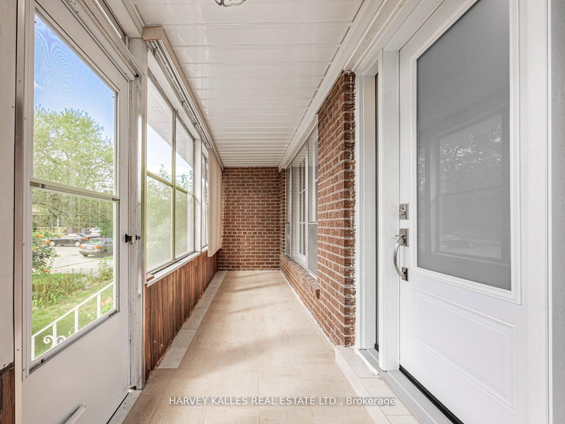 205 Vauxhall Dr, Toronto, M1P 1R6 | Image 2