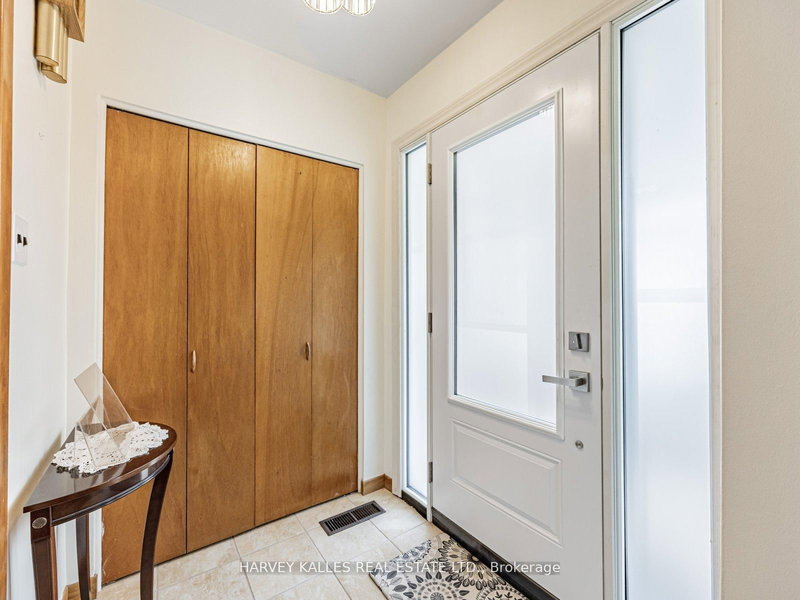 205 Vauxhall Dr, Toronto, M1P 1R6 | Image 3