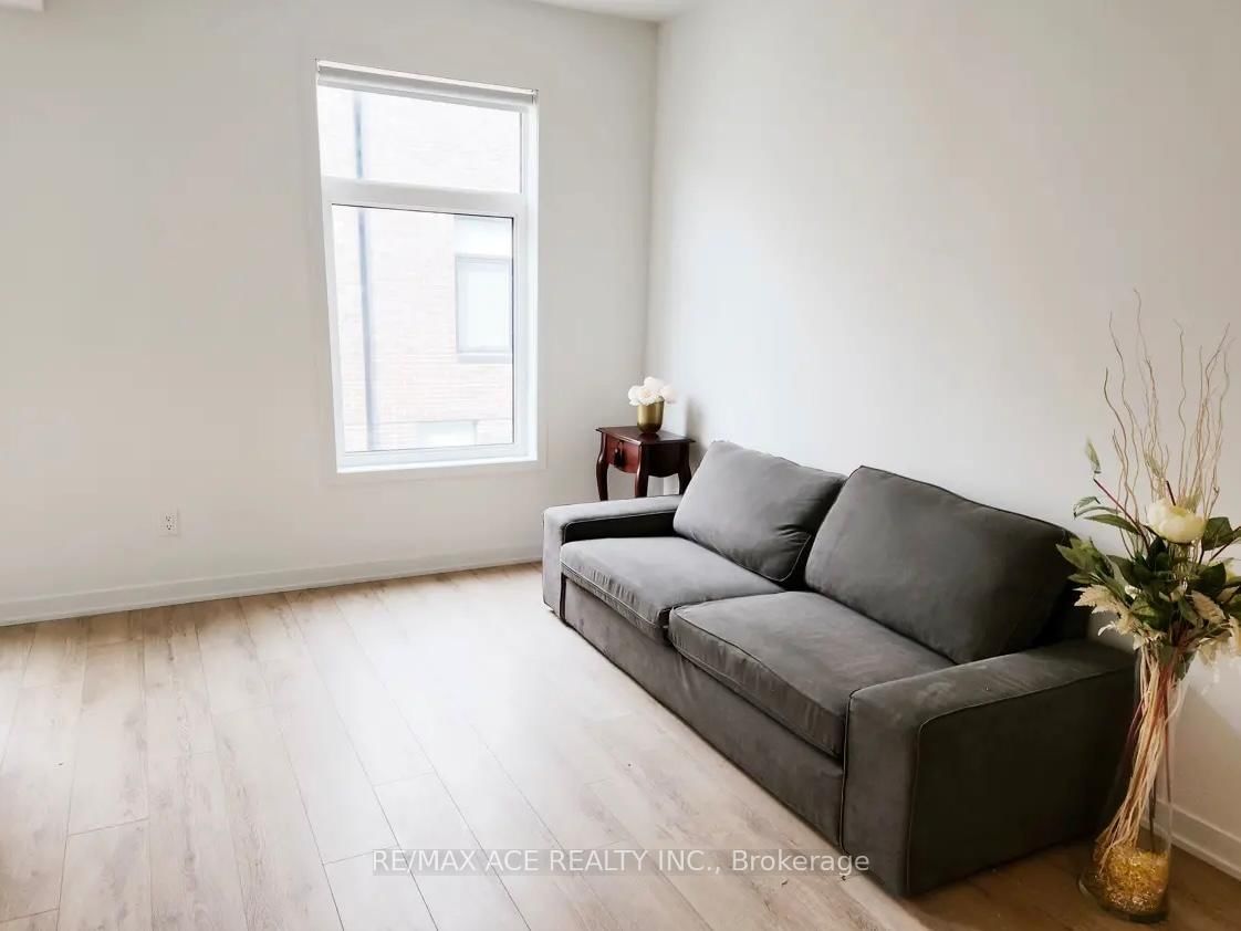 1720 Simcoe Street N, Unit 20 - Photo 4