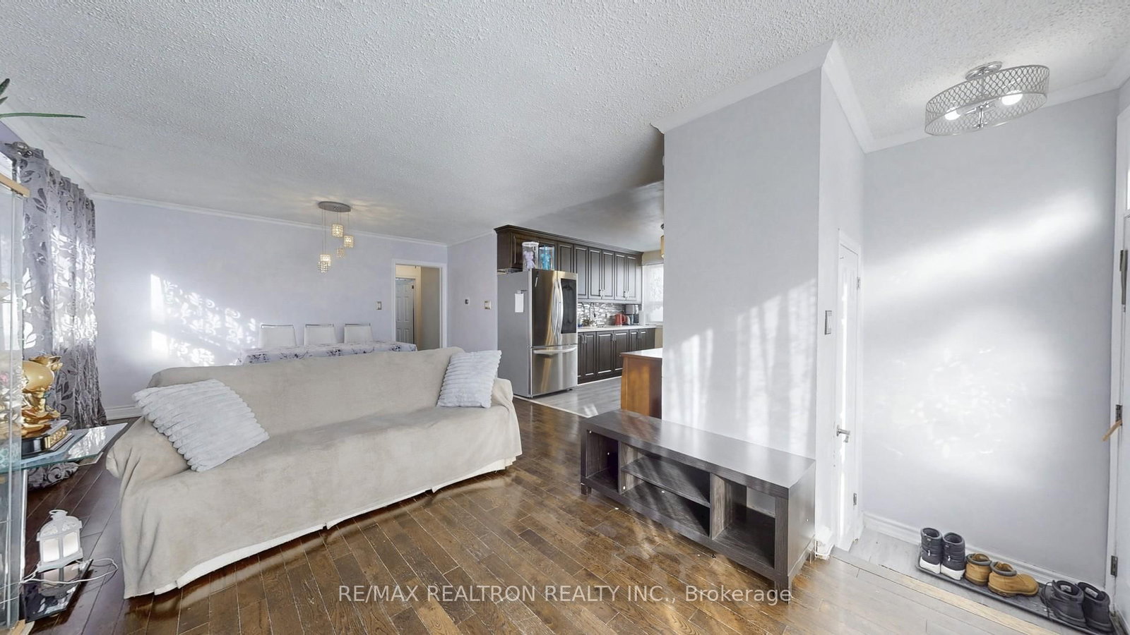 Detached House for sale at 132 Porchester Drive, Toronto, Ontario, M1J 2R7 - Woburn - MLS: E12934680