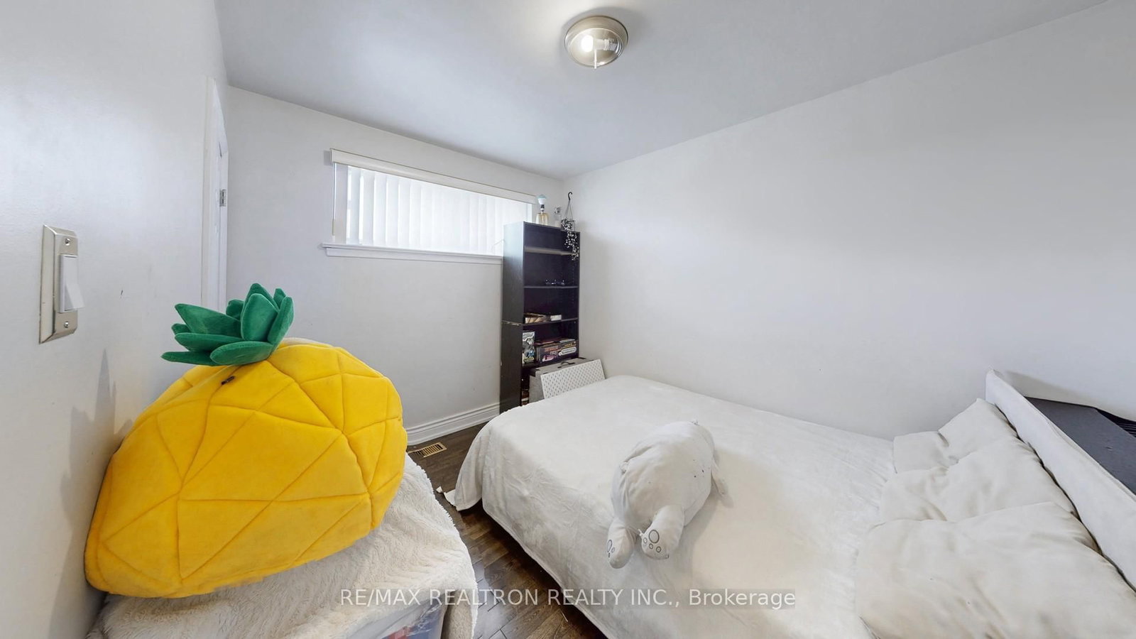 Detached House for sale at 132 Porchester Drive, Toronto, Ontario, M1J 2R7 - Woburn - MLS: E12934680