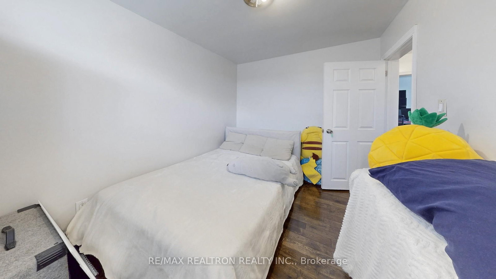 Detached House for sale at 132 Porchester Drive, Toronto, Ontario, M1J 2R7 - Woburn - MLS: E12934680