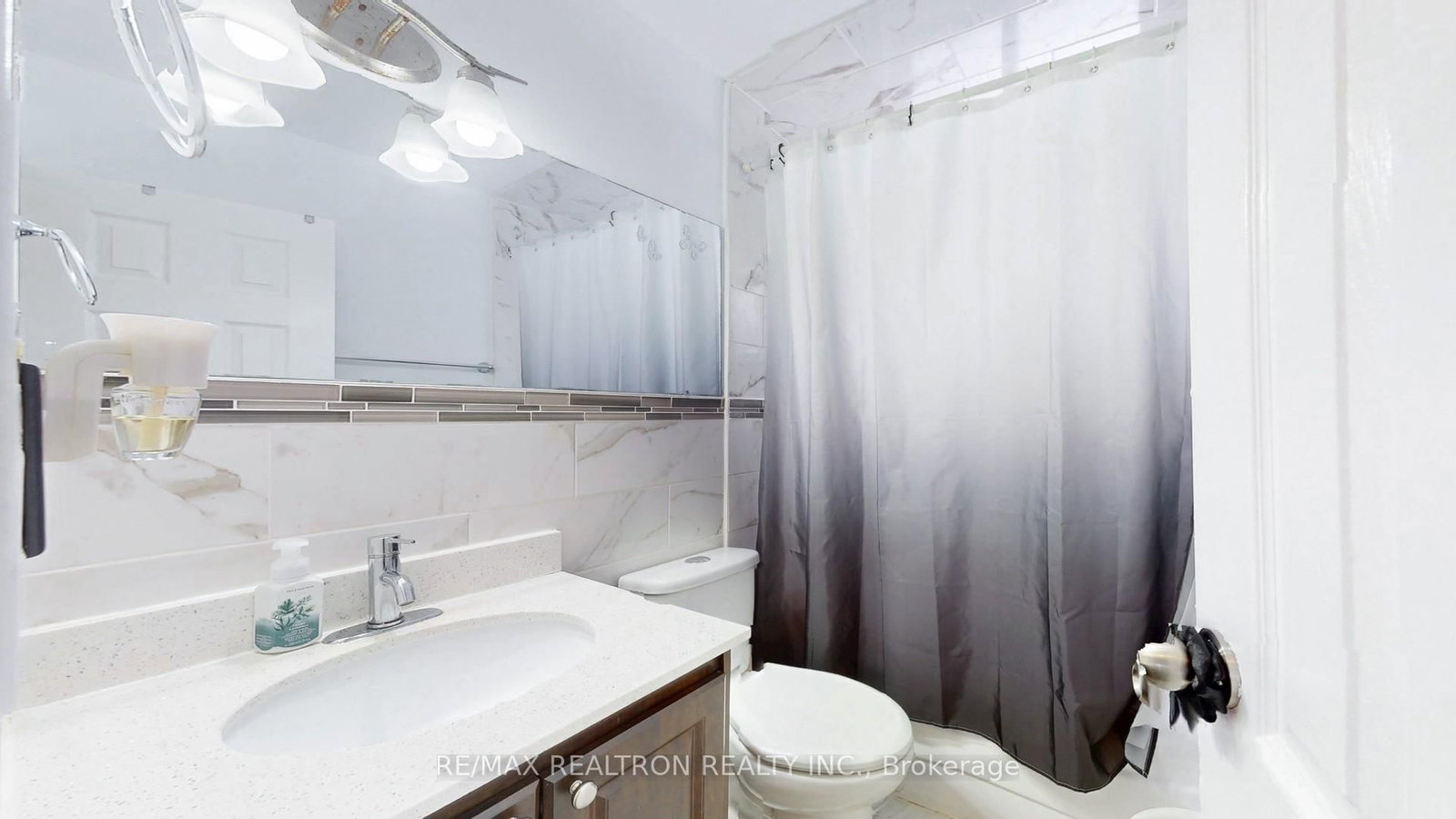 Detached House for sale at 132 Porchester Drive, Toronto, Ontario, M1J 2R7 - Woburn - MLS: E12934680