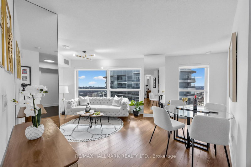 3918 - 135 Village Green Sq, Toronto, M1S 0G4 | Image 2