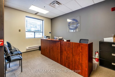 300 - 274 Mackenzie Ave | Ajax | Image