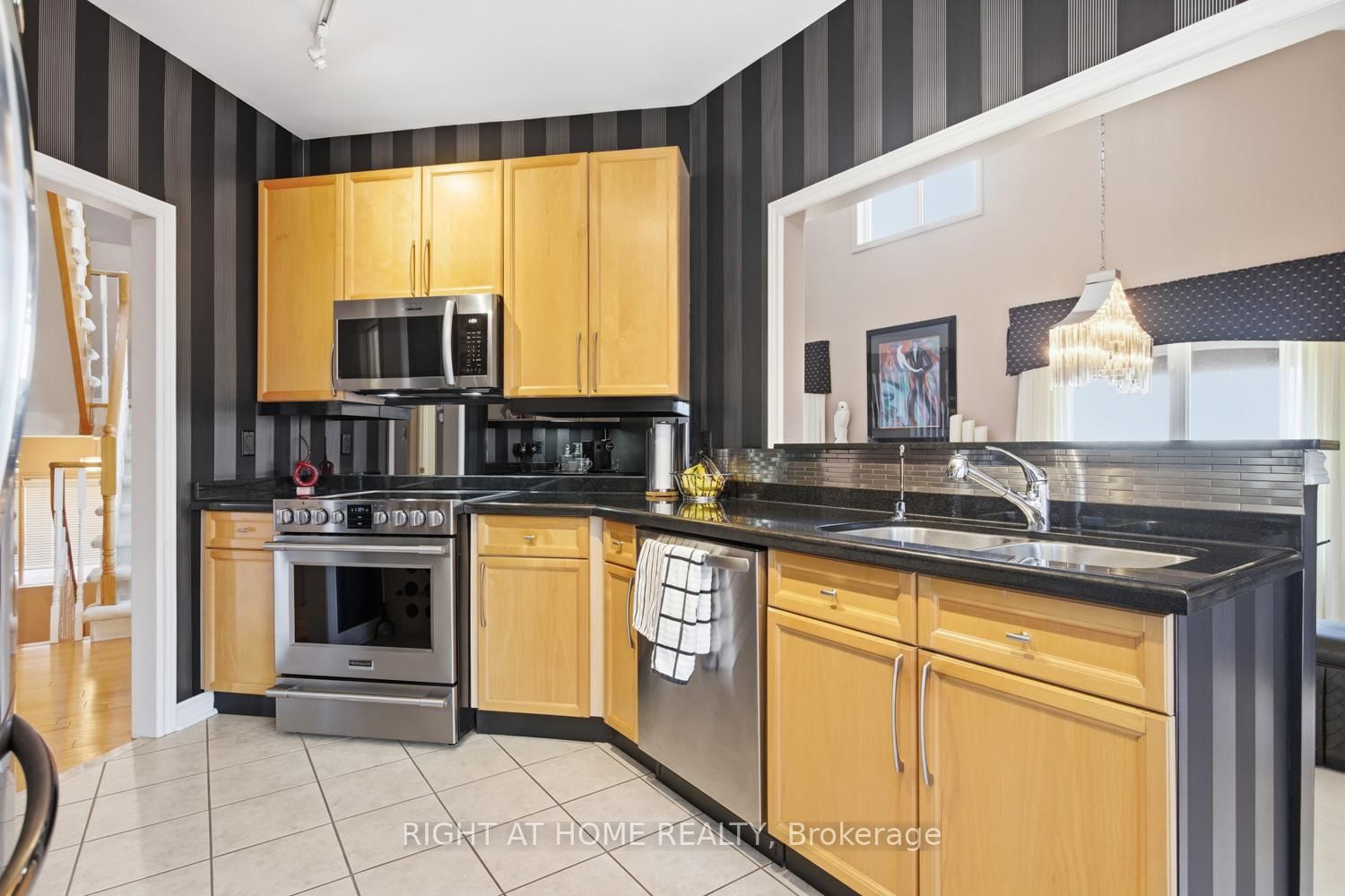 Detached House for sale at 303 WATERBURY Crescent, Scugog, Ontario, L9L 1S5 - Port Perry - MLS: E12935132