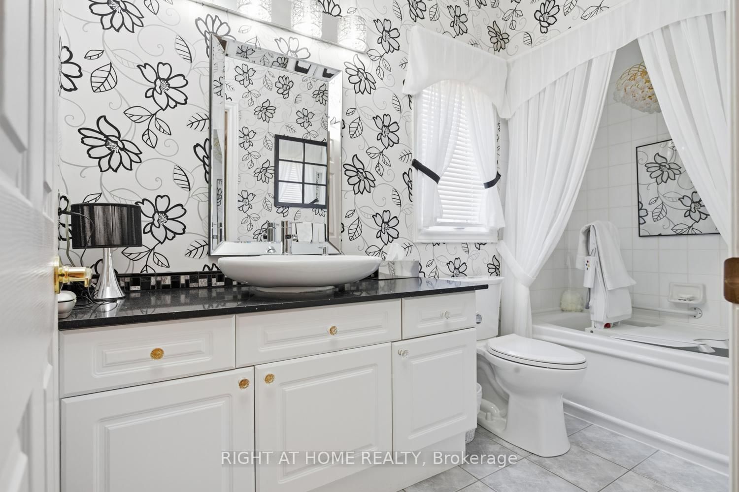 Detached House for sale at 303 WATERBURY Crescent, Scugog, Ontario, L9L 1S5 - Port Perry - MLS: E12935132