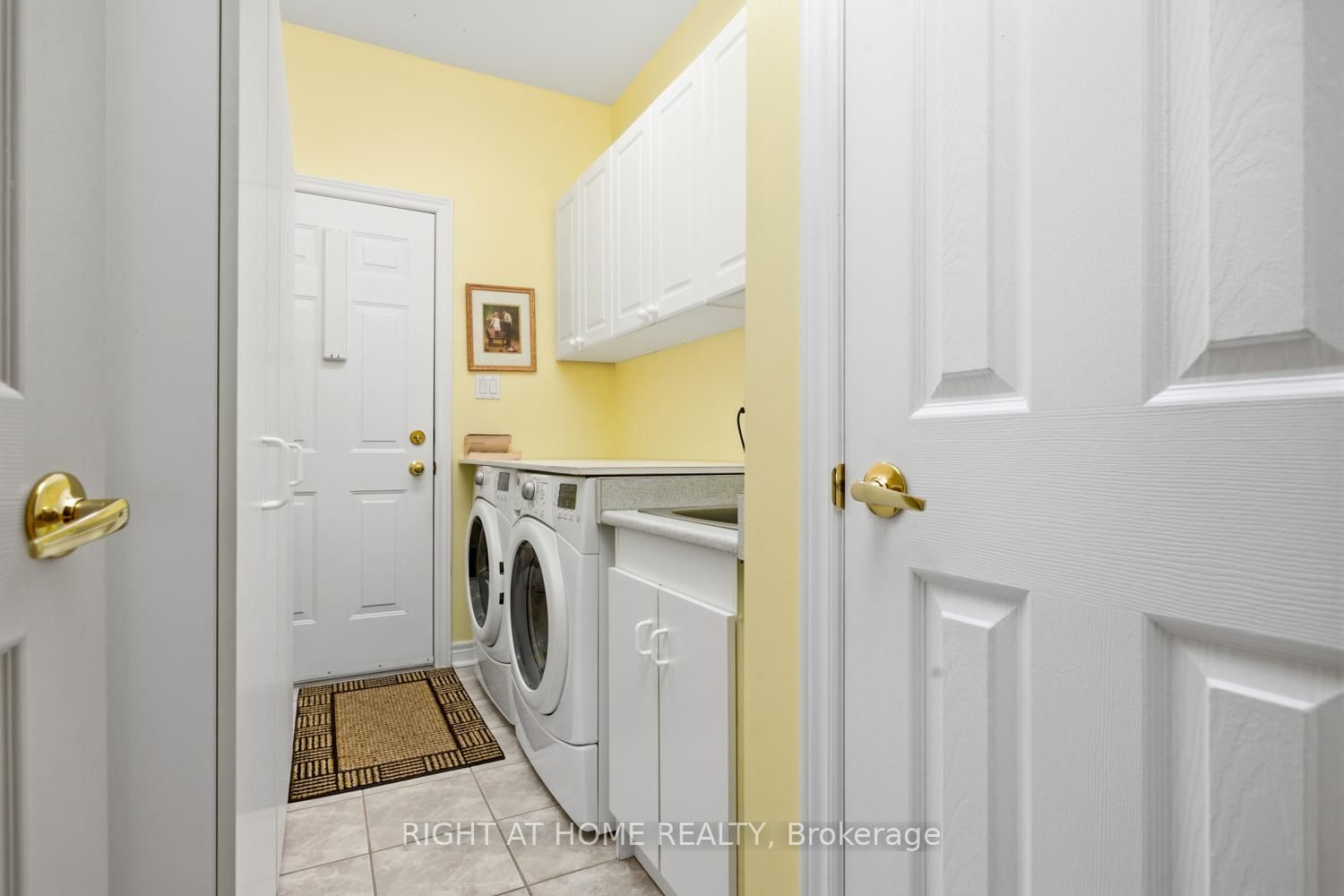 Detached House for sale at 303 WATERBURY Crescent, Scugog, Ontario, L9L 1S5 - Port Perry - MLS: E12935132