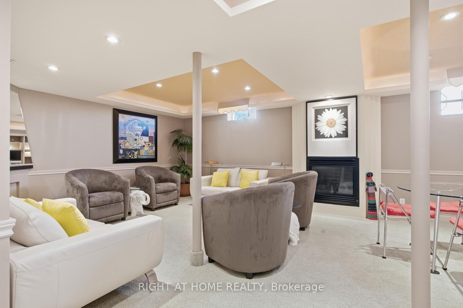 Detached House for sale at 303 WATERBURY Crescent, Scugog, Ontario, L9L 1S5 - Port Perry - MLS: E12935132