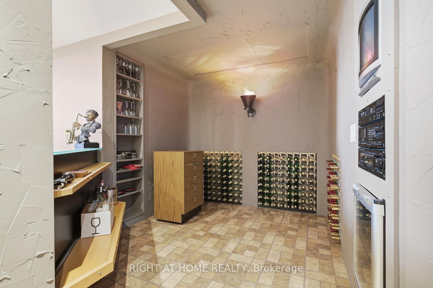 Detached House for sale at 303 WATERBURY Crescent, Scugog, Ontario, L9L 1S5 - Port Perry - MLS: E12935132