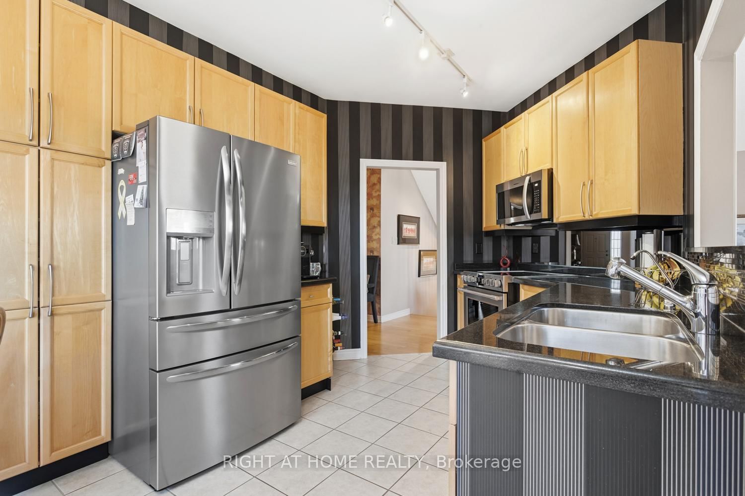 Detached House for sale at 303 WATERBURY Crescent, Scugog, Ontario, L9L 1S5 - Port Perry - MLS: E12935132