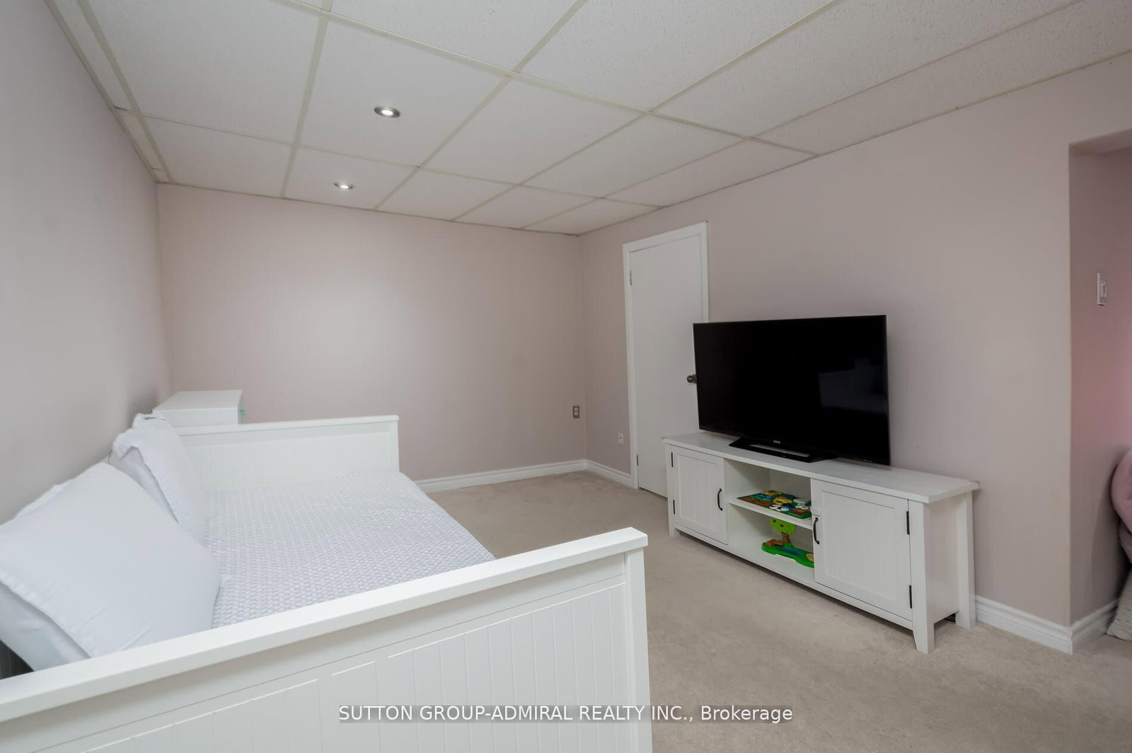 1300 Oxford Street, Unit 45 - Photo 17