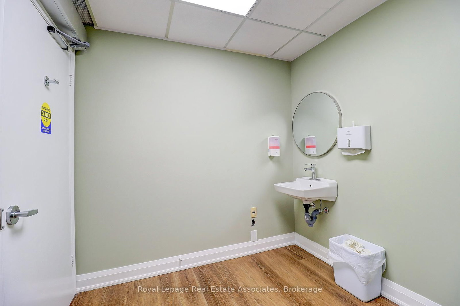 179 King Street E - Photo 17