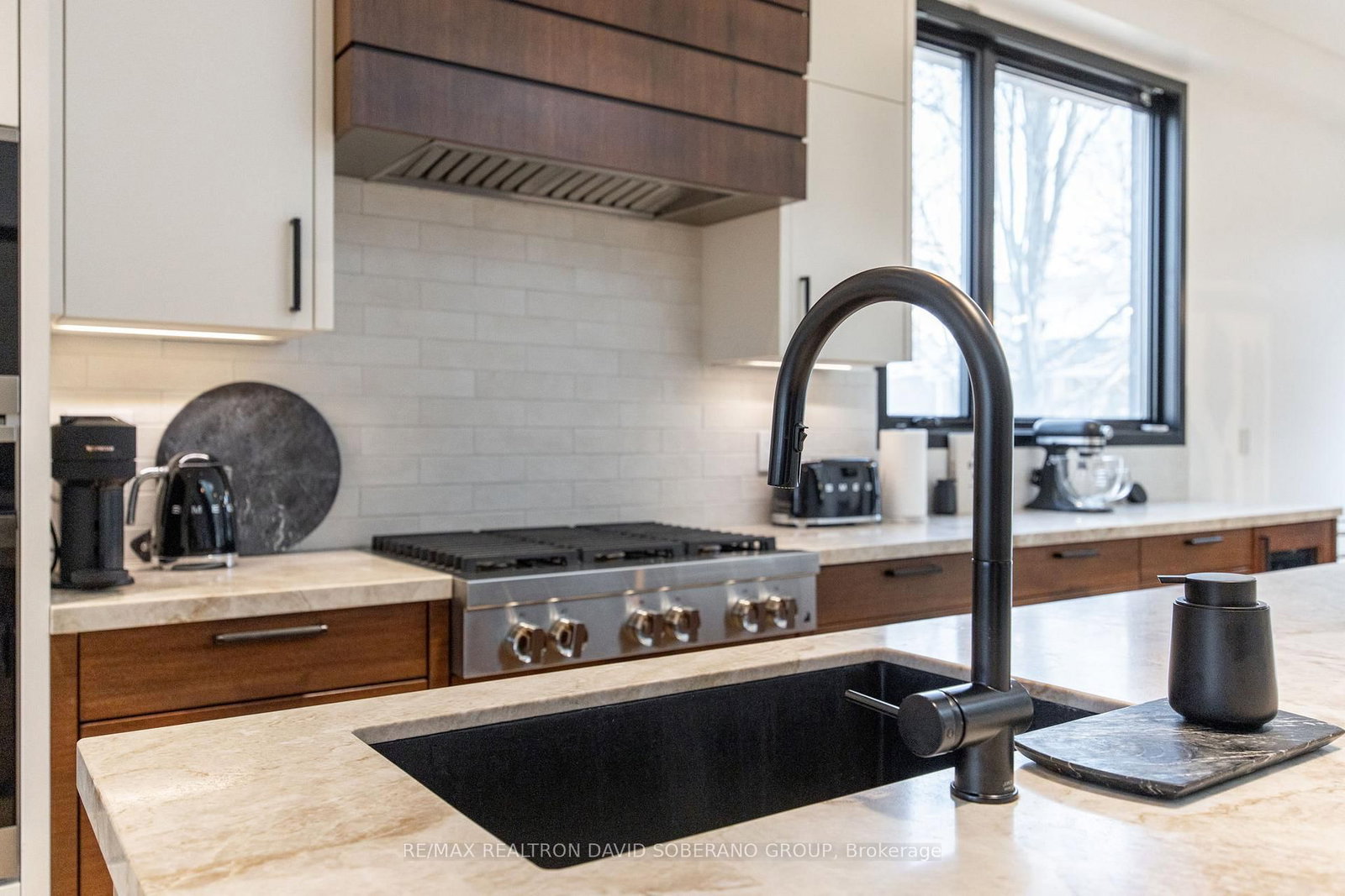 Detached House for sale at 90 East Lynn Avenue, Toronto, Ontario, M4C 3X2 - Woodbine Corridor - MLS: E12936918