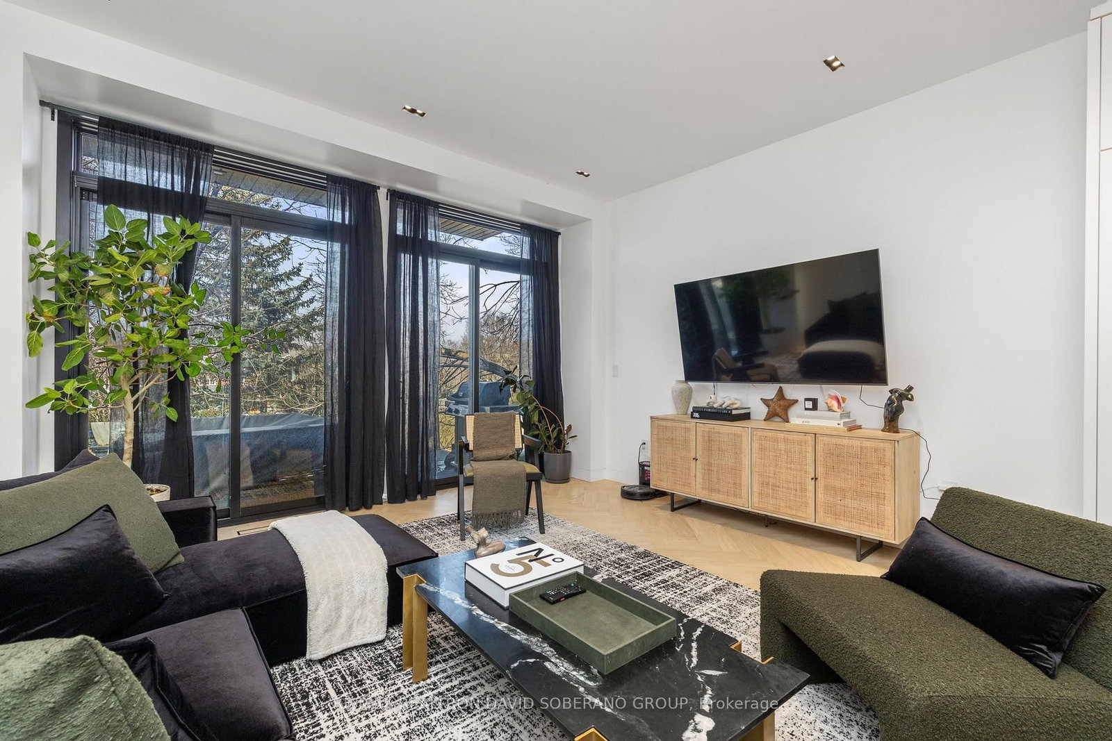 Detached House for sale at 90 East Lynn Avenue, Toronto, Ontario, M4C 3X2 - Woodbine Corridor - MLS: E12936918