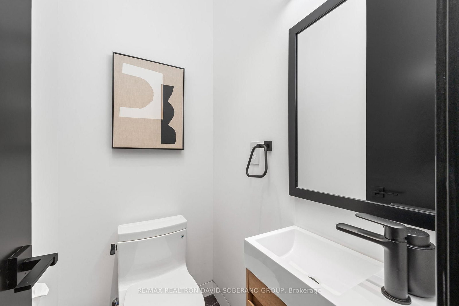 Detached House for sale at 90 East Lynn Avenue, Toronto, Ontario, M4C 3X2 - Woodbine Corridor - MLS: E12936918