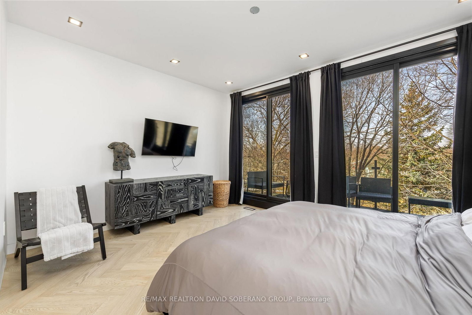 Detached House for sale at 90 East Lynn Avenue, Toronto, Ontario, M4C 3X2 - Woodbine Corridor - MLS: E12936918