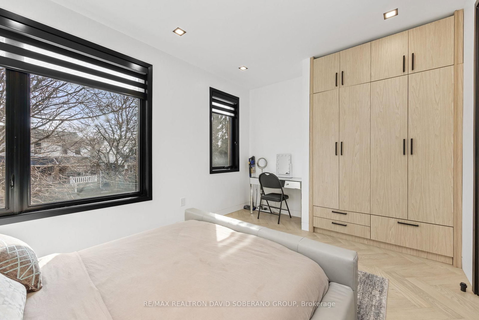 Detached House for sale at 90 East Lynn Avenue, Toronto, Ontario, M4C 3X2 - Woodbine Corridor - MLS: E12936918