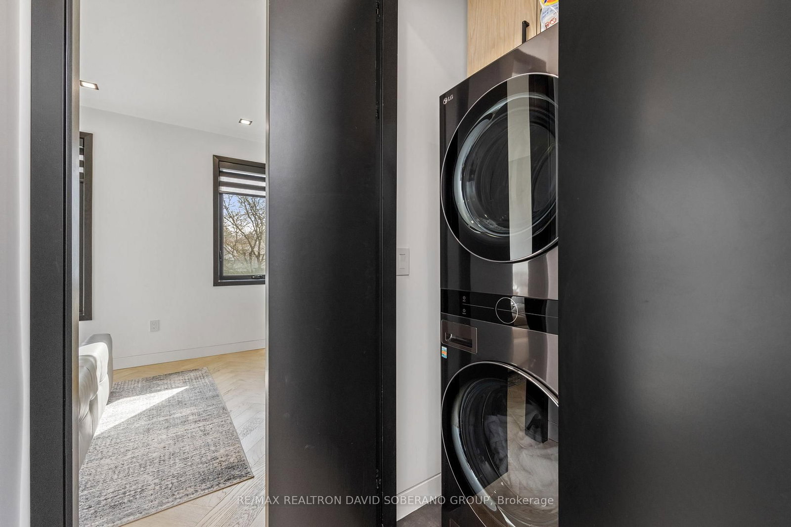 Detached House for sale at 90 East Lynn Avenue, Toronto, Ontario, M4C 3X2 - Woodbine Corridor - MLS: E12936918