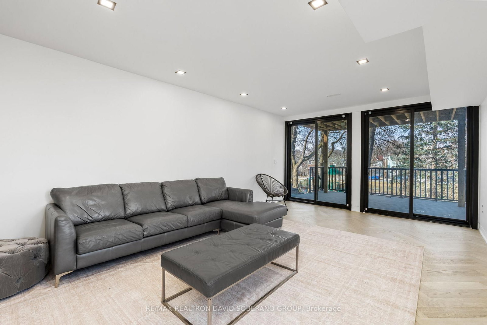 Detached House for sale at 90 East Lynn Avenue, Toronto, Ontario, M4C 3X2 - Woodbine Corridor - MLS: E12936918