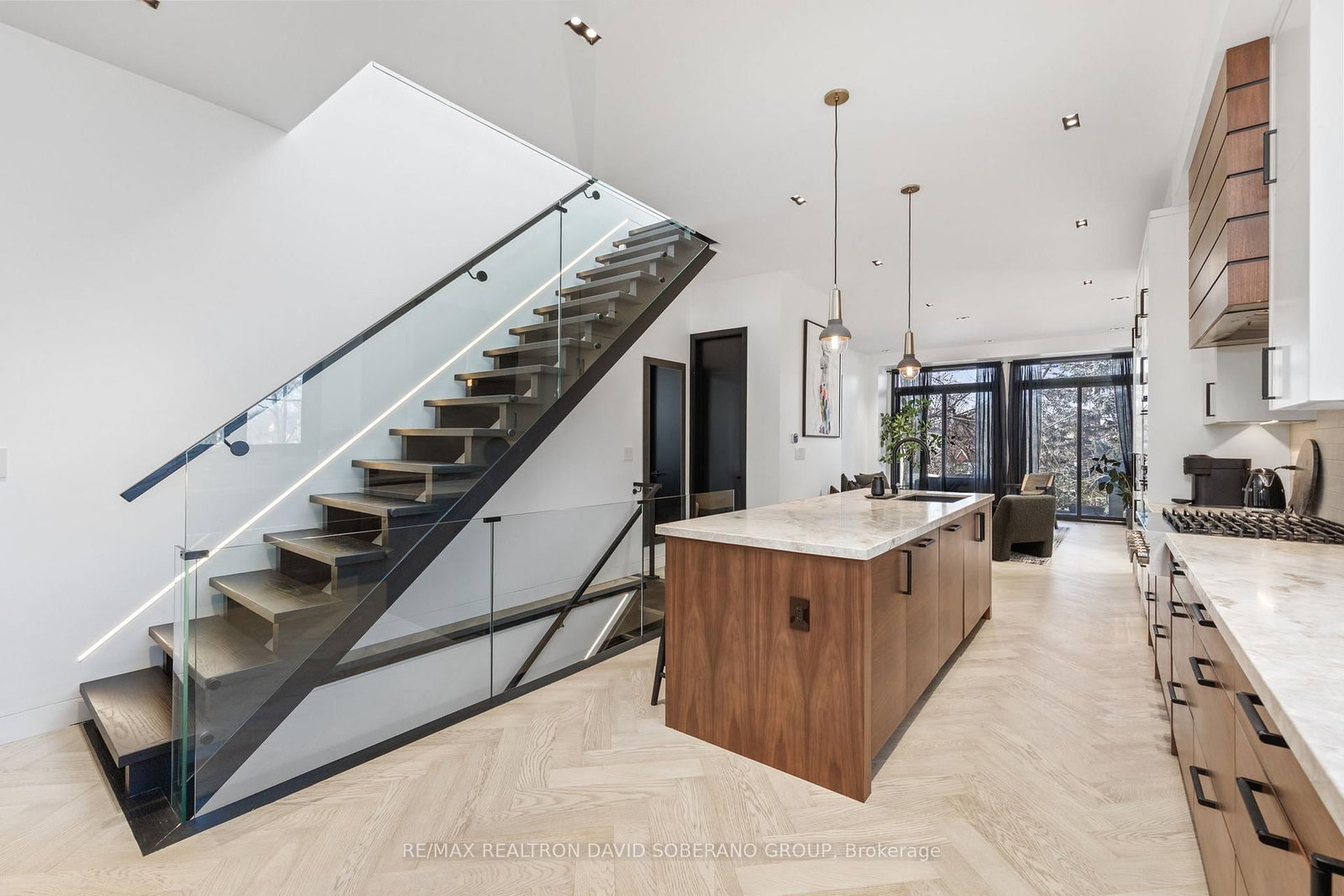 Detached House for sale at 90 East Lynn Avenue, Toronto, Ontario, M4C 3X2 - Woodbine Corridor - MLS: E12936918