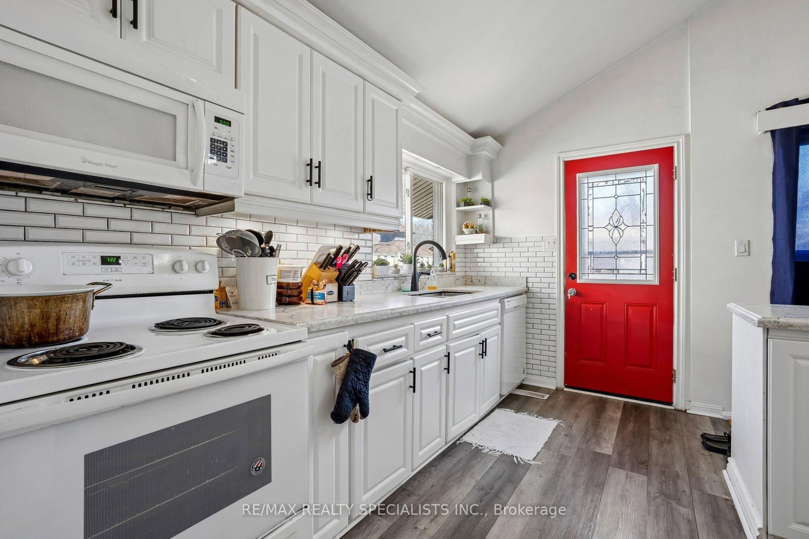 Detached House for sale at 71 Orton Park Road, Toronto, Ontario, M1G 3G7 - Morningside - MLS: E12937384