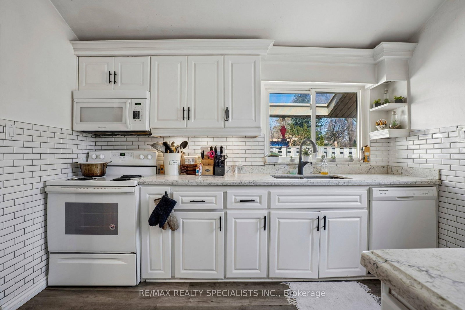 Detached House for sale at 71 Orton Park Road, Toronto, Ontario, M1G 3G7 - Morningside - MLS: E12937384