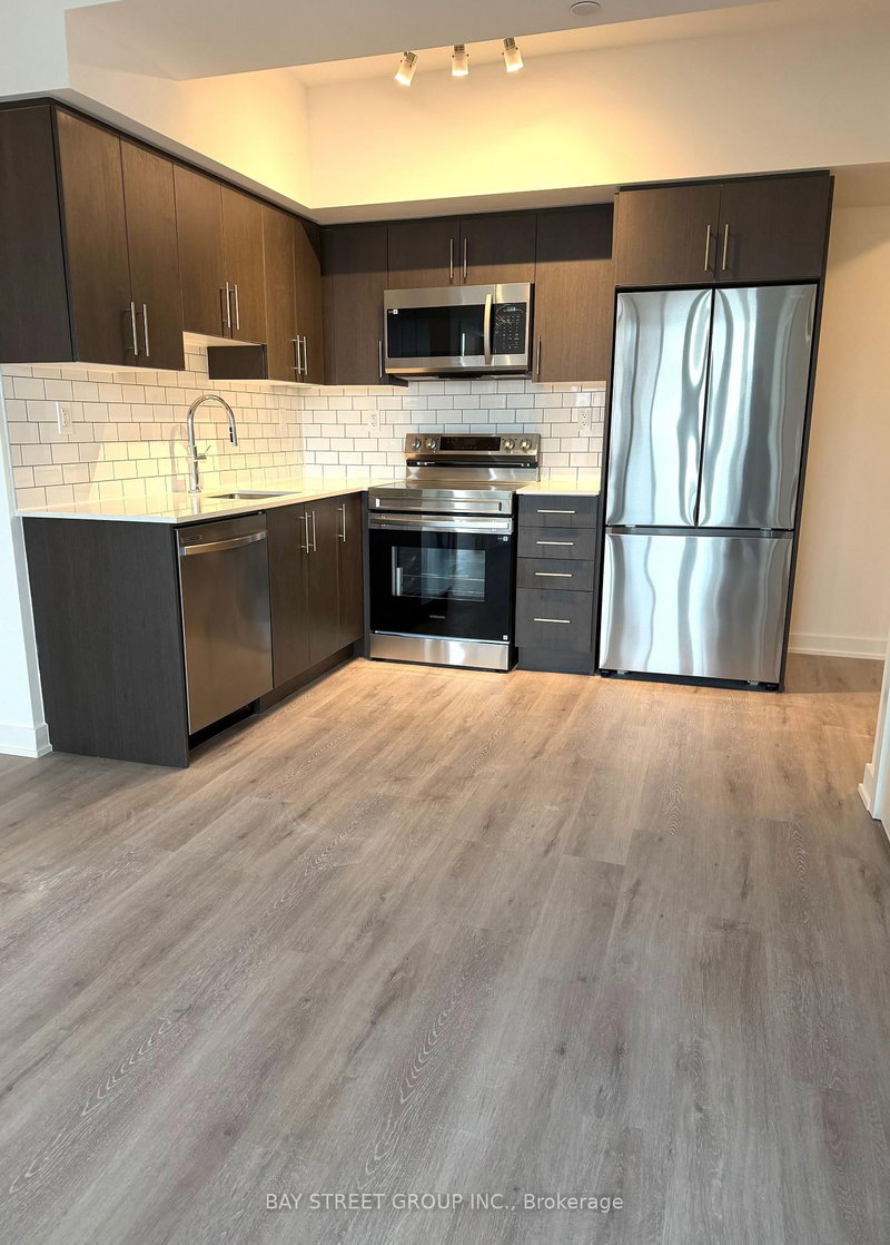 211 - 1010 Sandy Beach Rd, Pickering, L1W 3V9 | Image 3