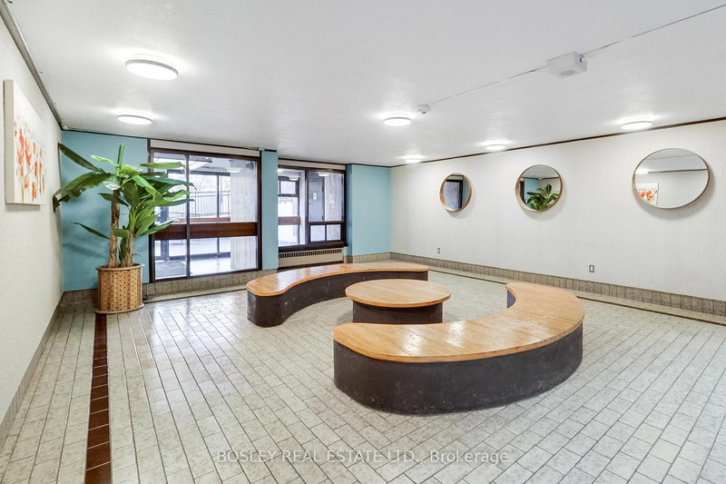 1902 - 3 Massey Sq, Toronto, M4C 5L5 | Image 2