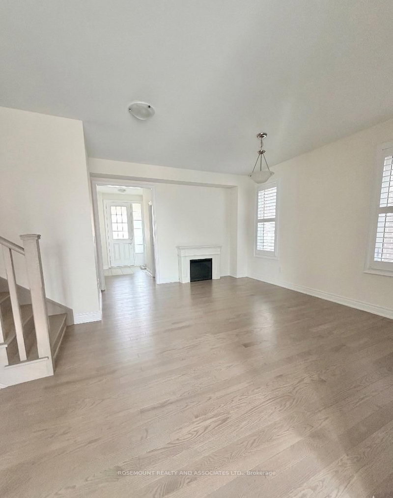 93 Wamsley Cres, Clarington, L1B 1G9 | Image 2