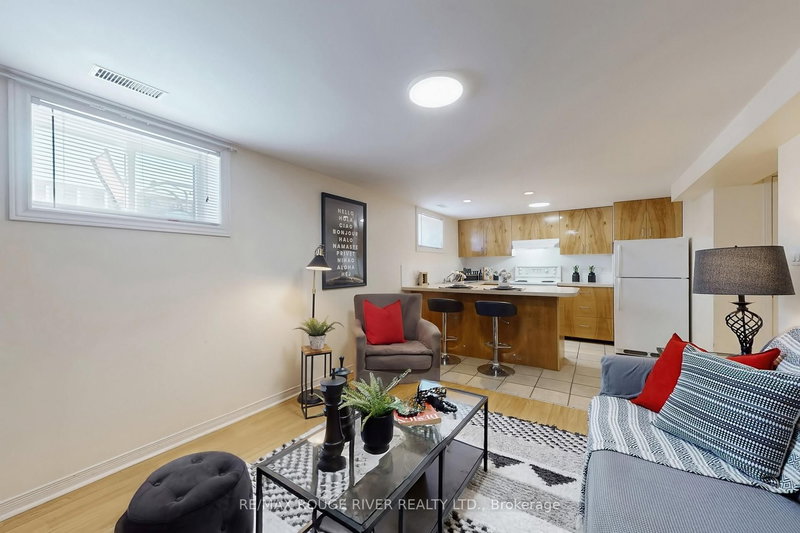 116 Lord Roberts Dr, Toronto, M1K 3W8 | Image 2