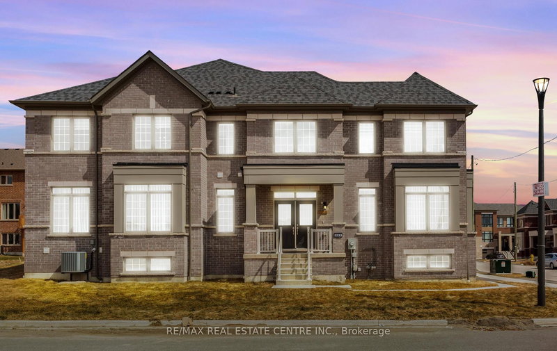 988 Grosbeak Tr, Pickering, L1X 0P6 | Image 2