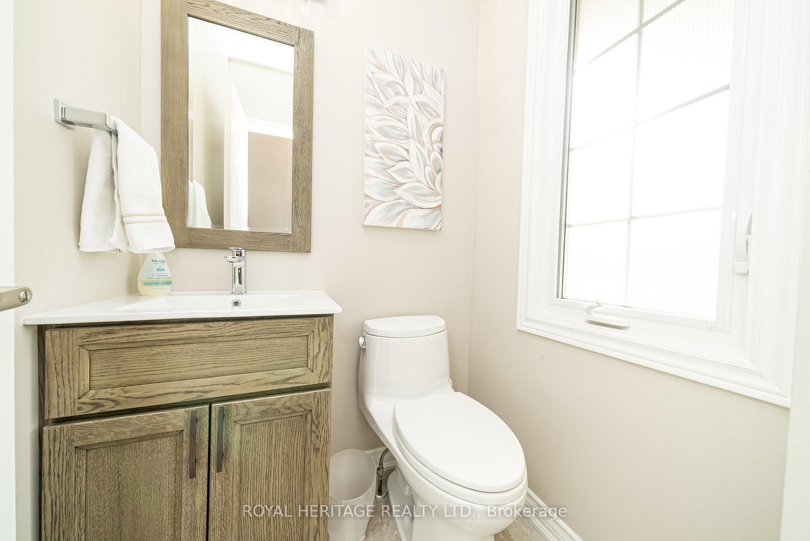 Townhouse for sale at 201-10 Bassett Boulevard, Whitby, Ontario, L1N 9C8 - Pringle Creek - MLS: E12938210