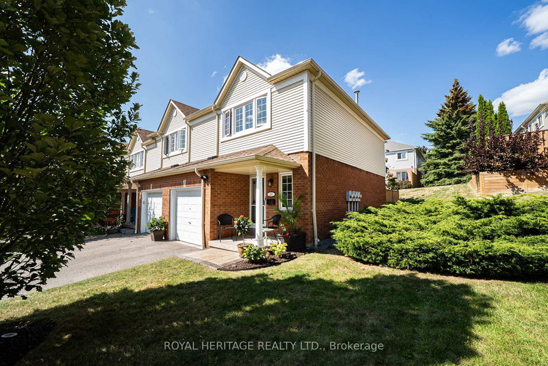 201 - 10 Bassett Blvd, Whitby, L1N 9C8 | Image 2