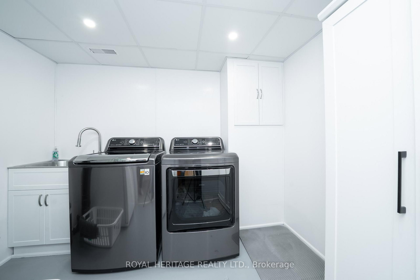 Townhouse for sale at 201-10 Bassett Boulevard, Whitby, Ontario, L1N 9C8 - Pringle Creek - MLS: E12938210