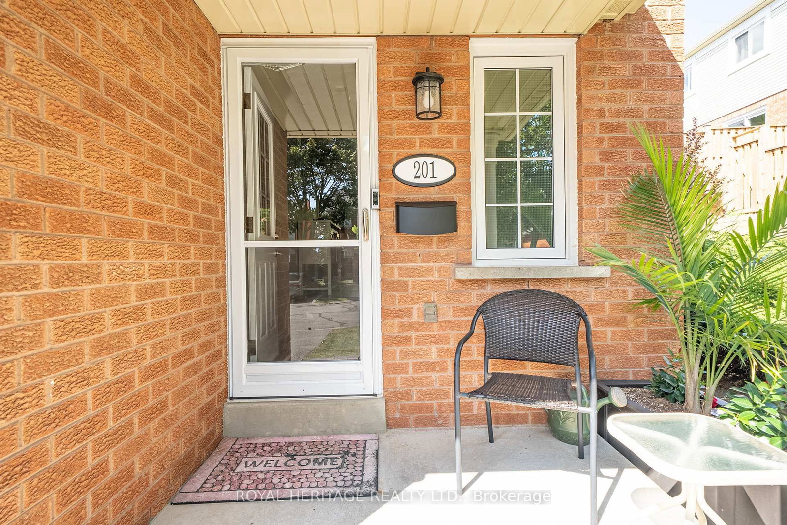 Townhouse for sale at 201-10 Bassett Boulevard, Whitby, Ontario, L1N 9C8 - Pringle Creek - MLS: E12938210