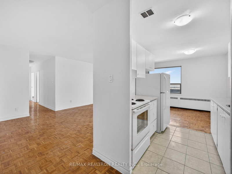 217 - 275 Wentworth St W, Oshawa, L1J 1N1 | Image 3