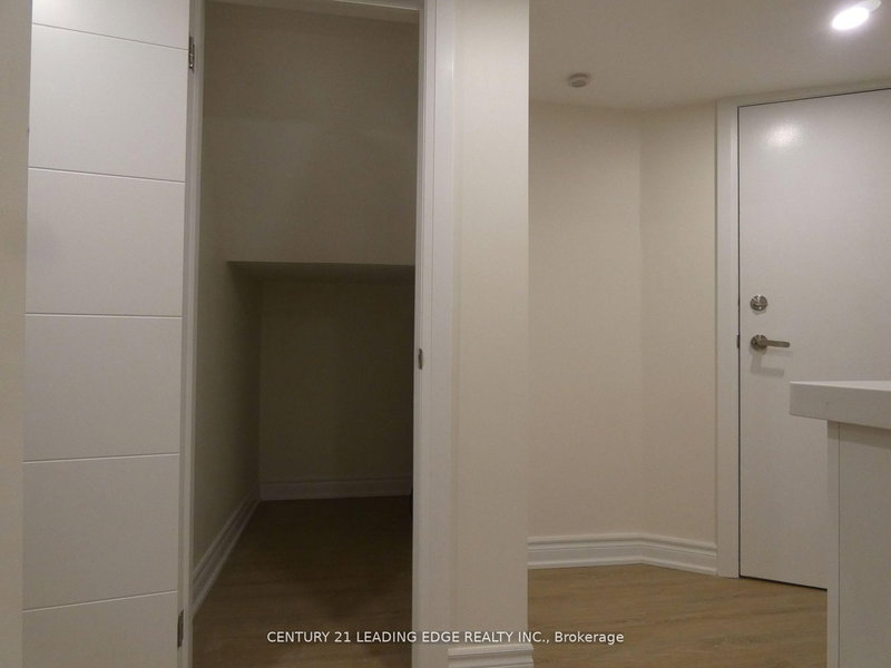 Lower - 26 Scotswood Rd, Toronto, M1R 3N2 | Image 3