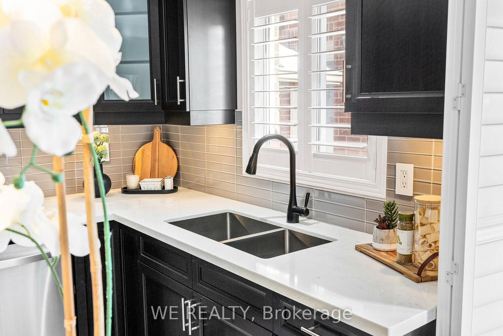 Detached House for sale at 2120 Lynn Heights Drive, Pickering, Ontario, L1X 2S1 - Liverpool - MLS: E12938978