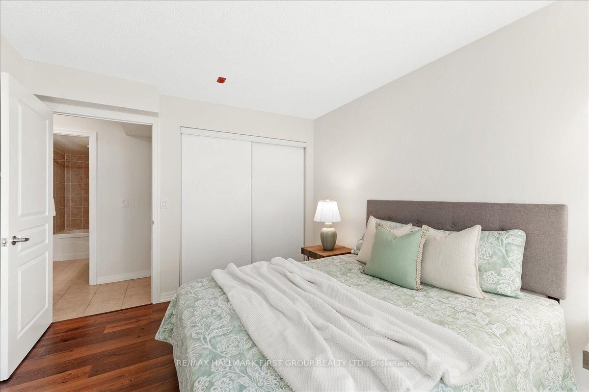 Condo for sale at 303-1600 Charles Street, Whitby, Ontario, L1N 0G4 - Port Whitby - MLS: E12938994