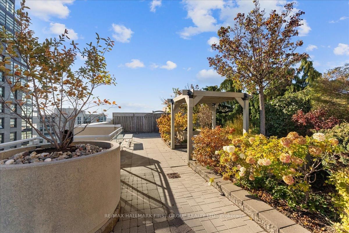 Condo for sale at 303-1600 Charles Street, Whitby, Ontario, L1N 0G4 - Port Whitby - MLS: E12938994