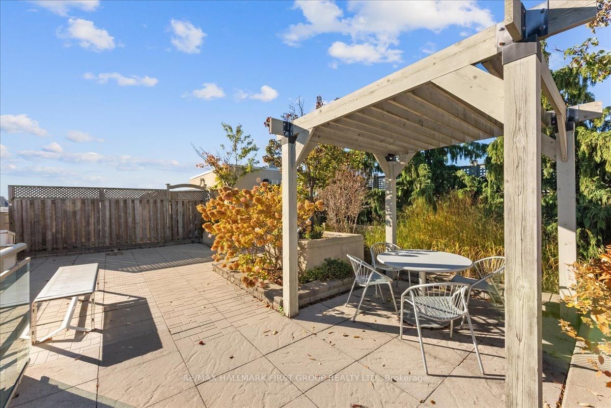 Condo for sale at 303-1600 Charles Street, Whitby, Ontario, L1N 0G4 - Port Whitby - MLS: E12938994