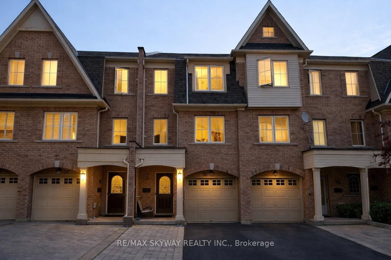 96 Jenkinson Way
