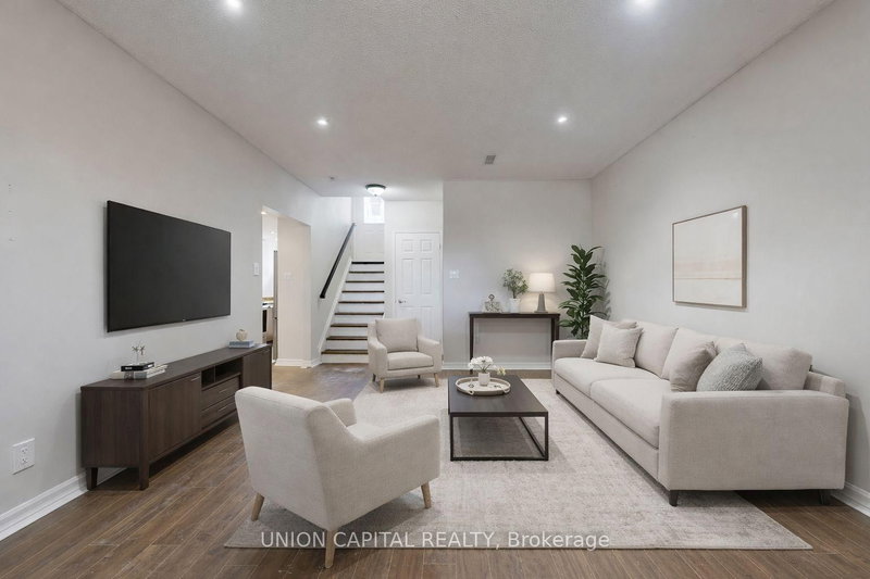 9 Fenwick Ave, Clarington, L1C 4R6 | Image 2