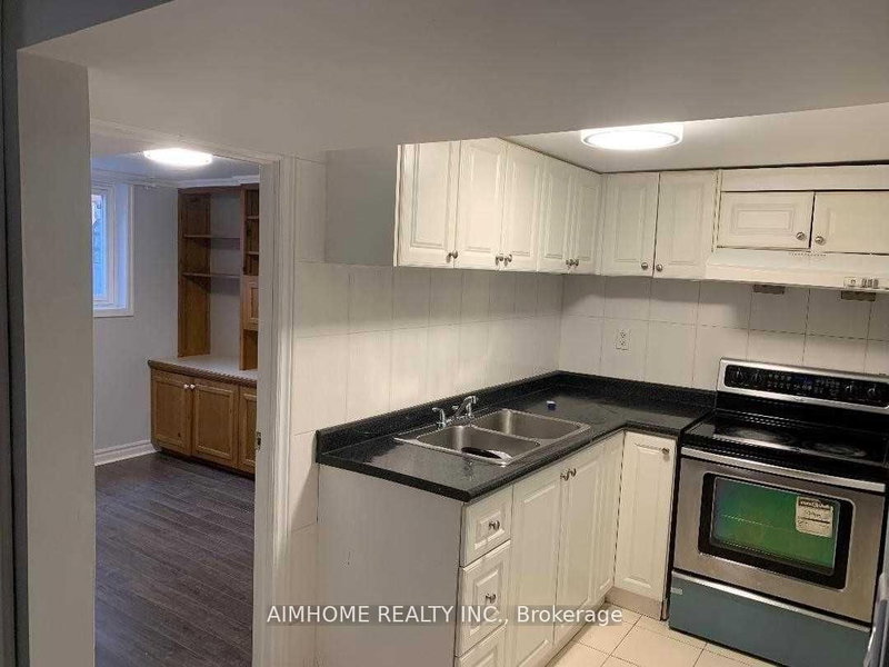 176 Carolbreen Sq photo 4