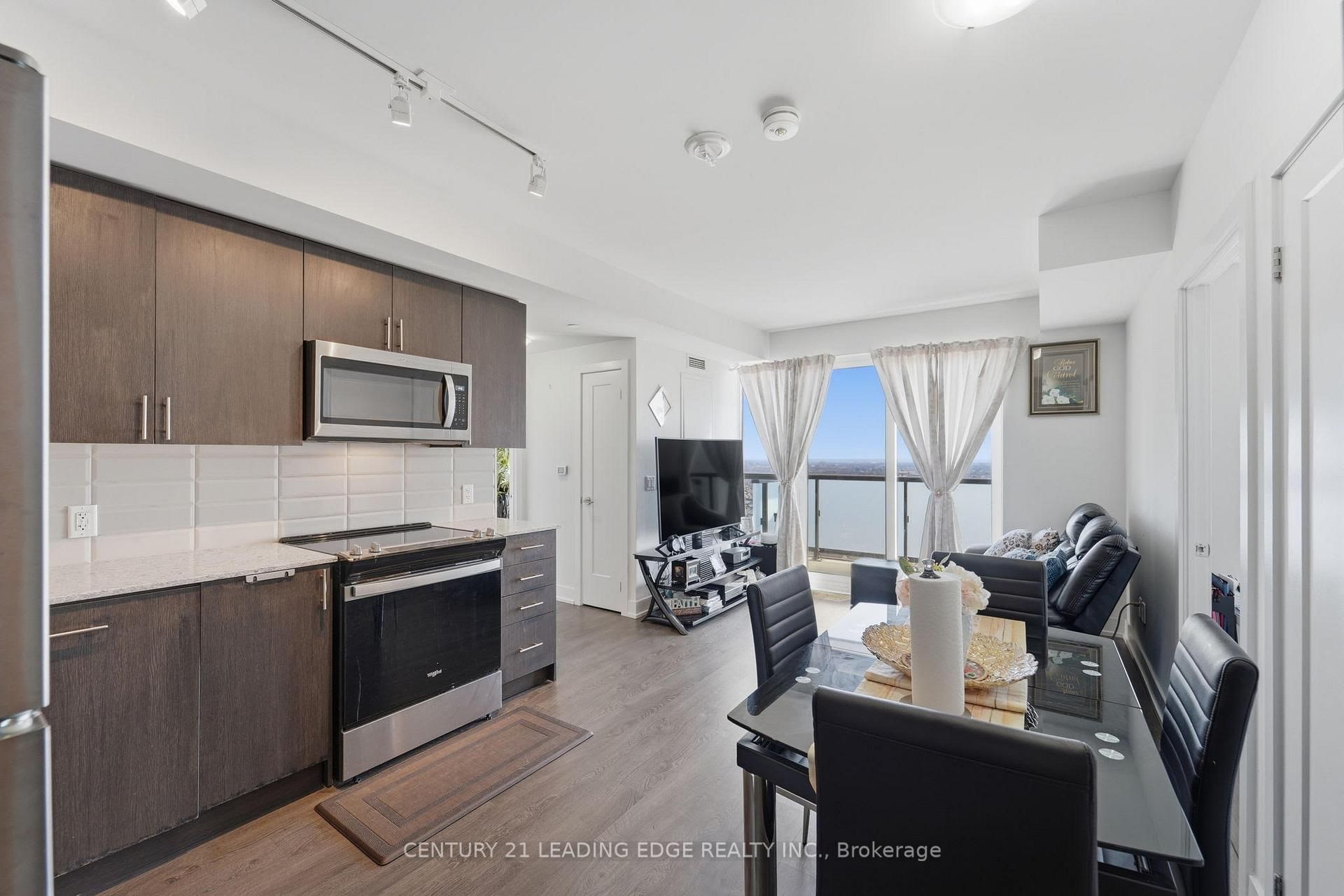 2550 Simcoe Street N, Unit 2516