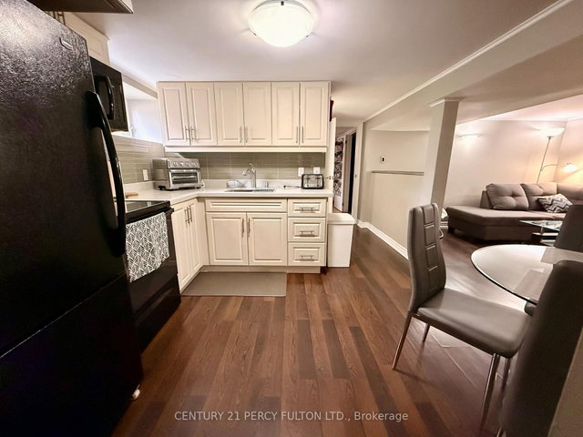 17 Maywood Park